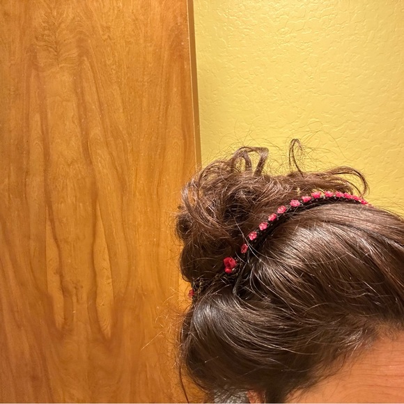 Flower chain headband - Picture 2 of 12